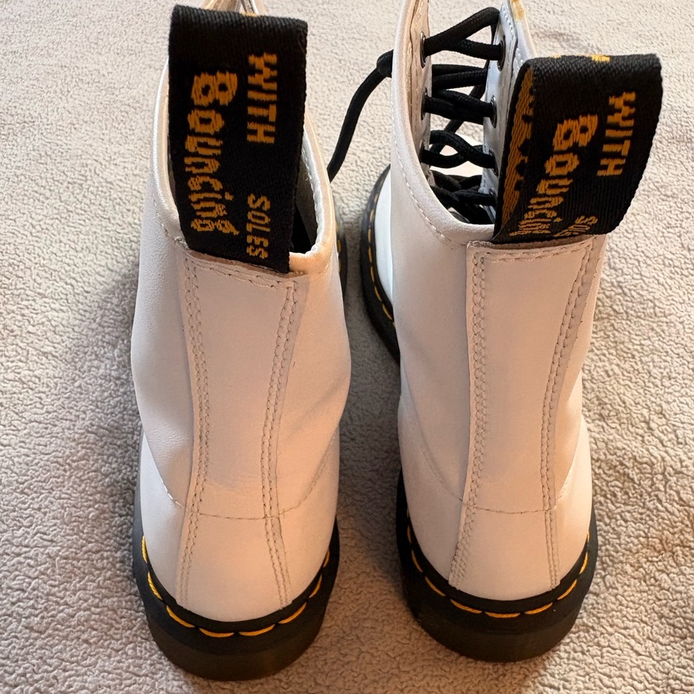 ⭐️⭐️EUC Dr. Martens 1460 Combat Boot Women’s 9 - Picture 6 of 9